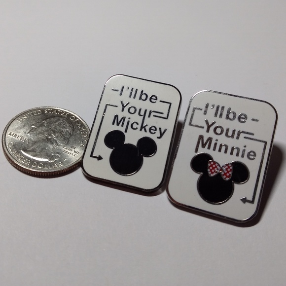 Set of I'll be your Mickey/Minnie lapel pins - Picture 5 of 6